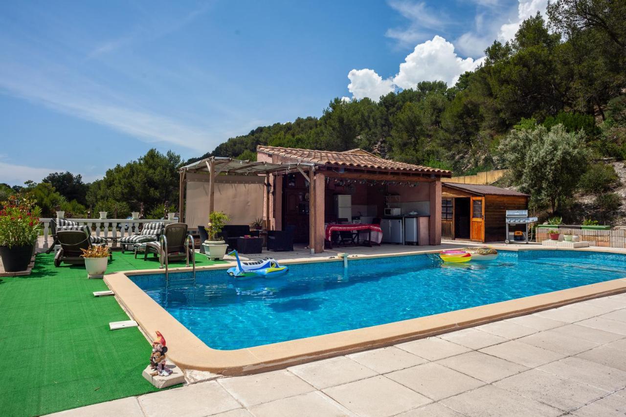 Appartement Avec Piscine Et Cuisine Roquefort-la-Bedoule Exterior photo