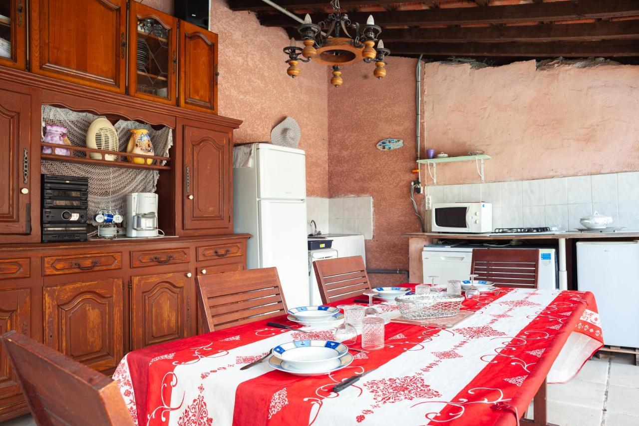 Appartement Avec Piscine Et Cuisine Roquefort-la-Bedoule Exterior photo